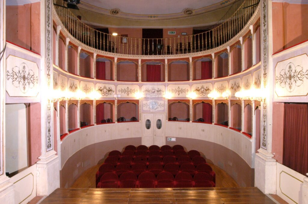 TEATRO CAPORALI DAL PALCO